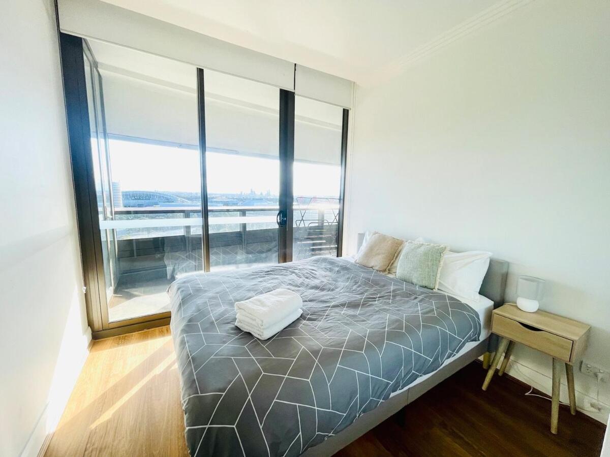 Olympic Park Amazing 2 Bed 2 Bath Parking,wi-fi Sydney