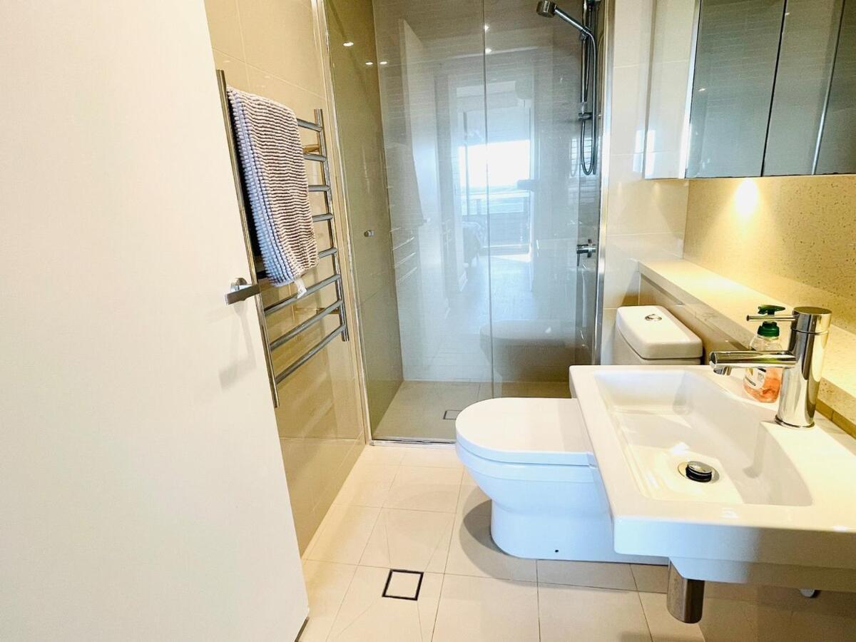 Olympic Park Amazing 2 Bed 2 Bath Parking,wi-fi Apartment *